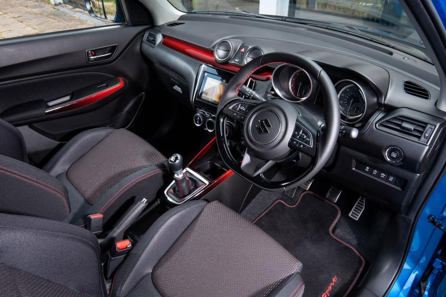 Интерьер Suzuki Swift Sport 2018 года  (UK) (фото 39 из 40)